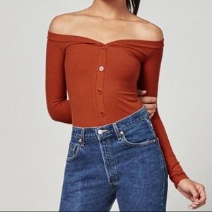 BRANDY MELVILLE OFF THE SHOULDER